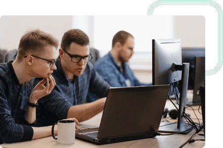 Desarrolladores Front-end trabajan en nuevas interfaces de usuario