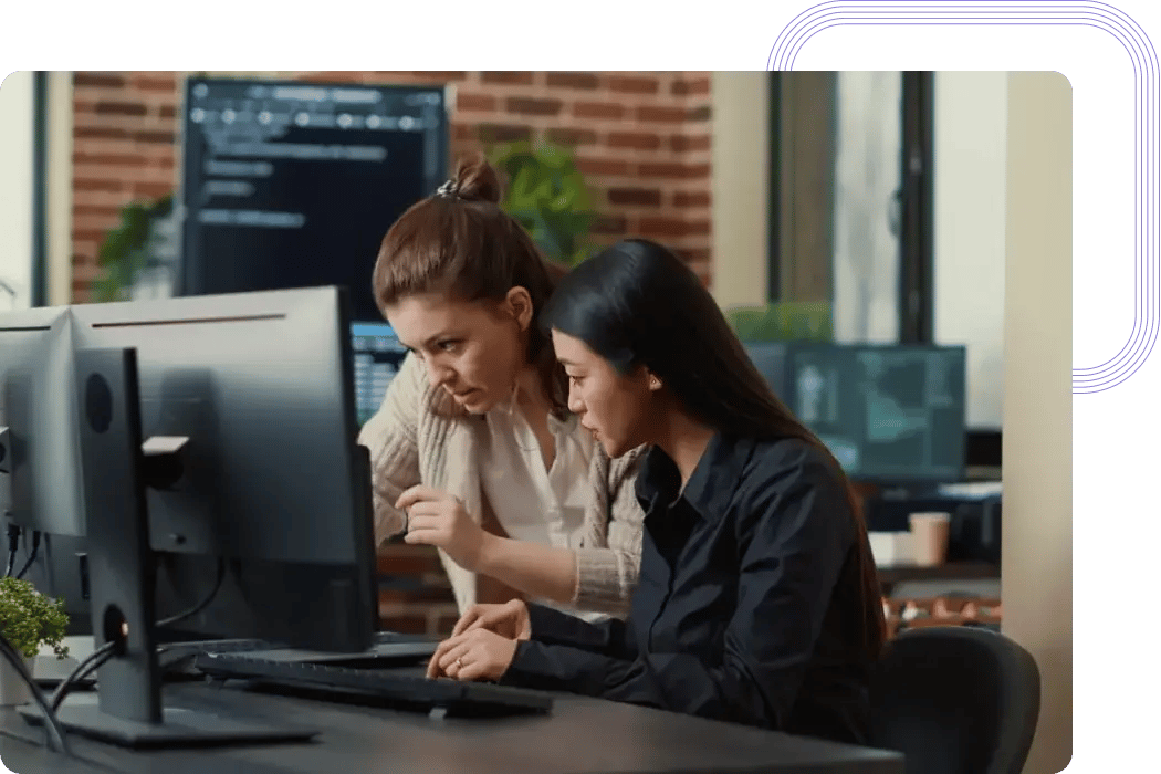 El Agile Master y el Project Manager discuten los detalles del proyecto